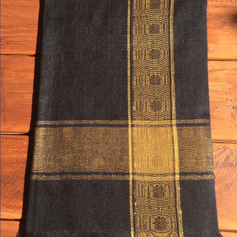 Brand New Neck Scarf. Black and Gold. Lightweight. Wrap. Ecuadorean Beauty.